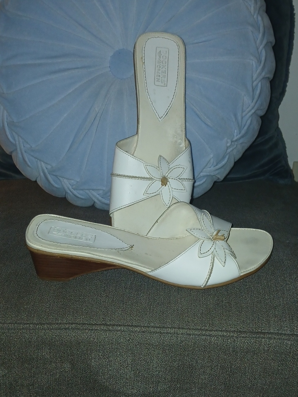 Dockers For Women   White Floral Leather Slide Mules with Wood-Look Heel 10M